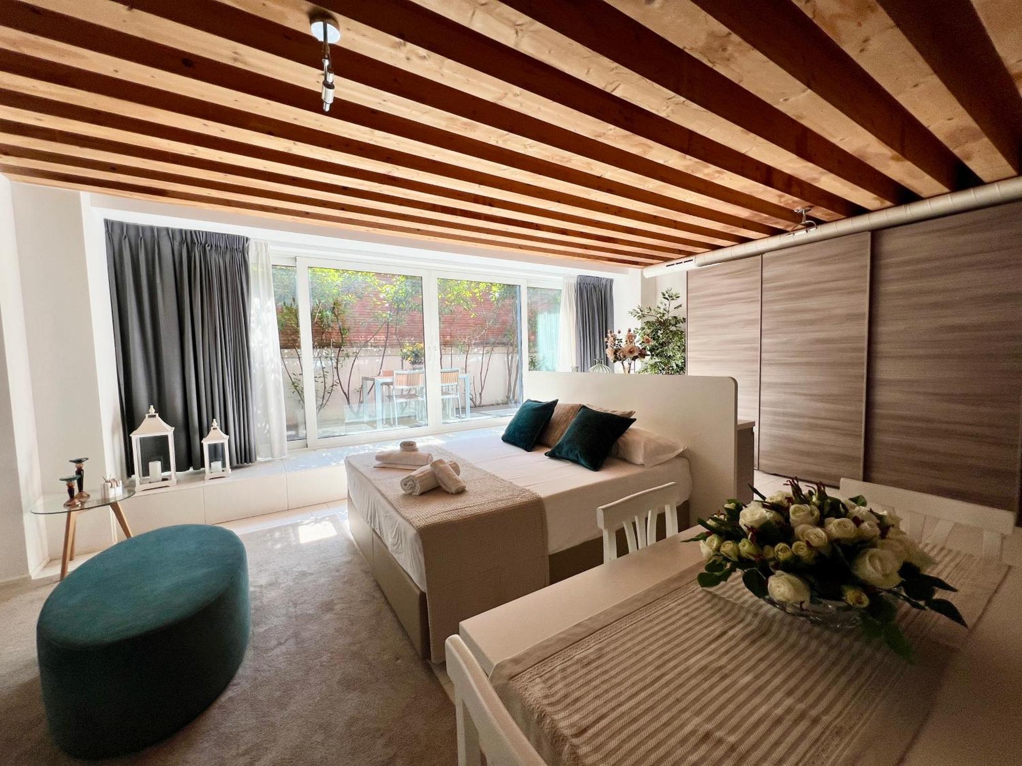 Lucky House Apartment *